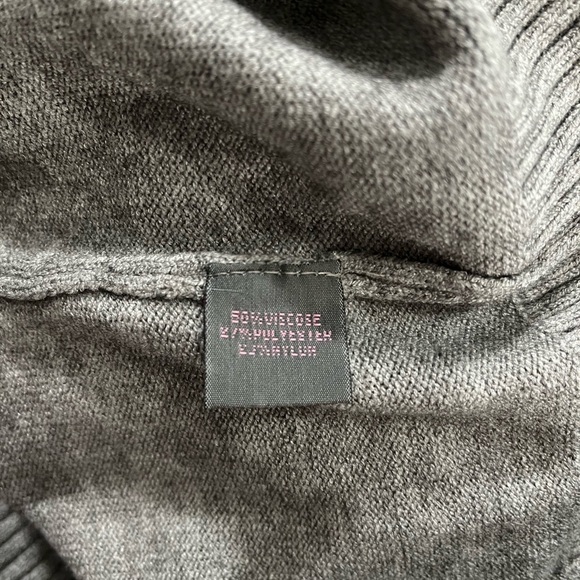 Gray Star Sweater - Women's Crew Neck - Picture 14 of 14